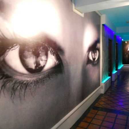 Strand Inn Hotel Бангкок Экстерьер фото