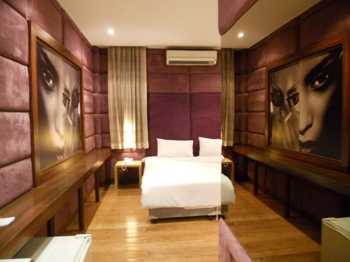 Strand Inn Hotel Бангкок Экстерьер фото