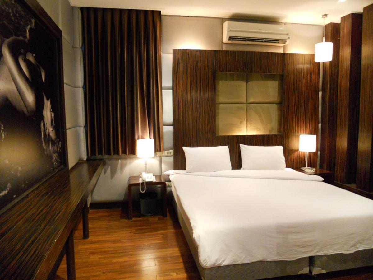Strand Inn Hotel Бангкок Номер фото