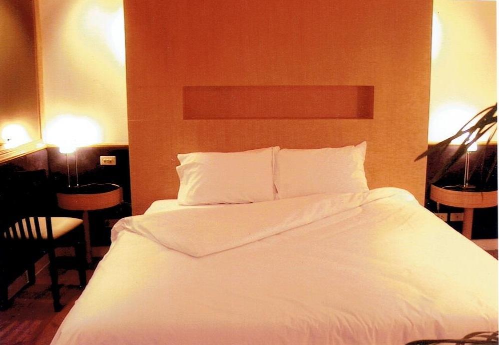 Strand Inn Hotel Бангкок Экстерьер фото