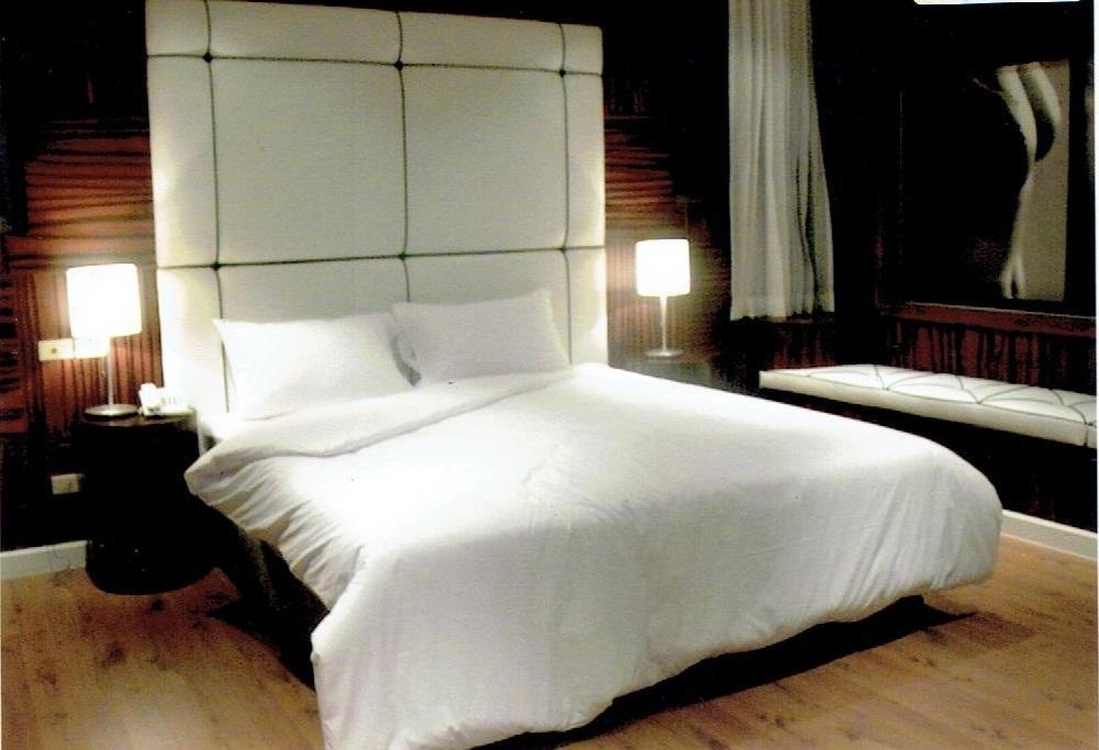 Strand Inn Hotel Бангкок Номер фото